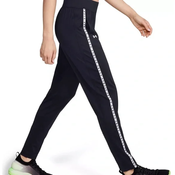 Under Armor Women’s HeatGear LooseSmall Pants Joggers - Picture 3 of 10